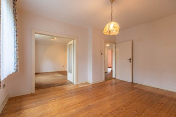 Raum für neue Ideen in Eppertshausen: Modernisierungsbed. Einfamilienhaus mit großzügigem Grundstück - V859-2614-19