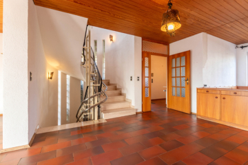 Raum für Ideen in Mühltal-Traisa: Modernisierungsbed. Einfamilienhaus mit großzügigem Grundstück - V367-2612-39