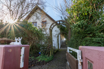 Raum für Ideen in Mühltal-Traisa: Modernisierungsbed. Einfamilienhaus mit großzügigem Grundstück - V367-2612-9